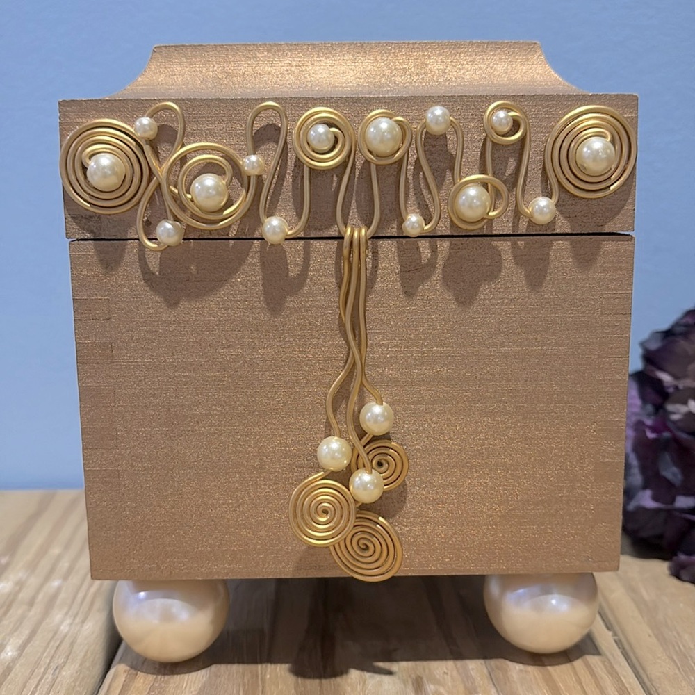 Jillery by Jill Fagin Wooden Gold Painted Trinket Pearls Decorated Jewelry Box !